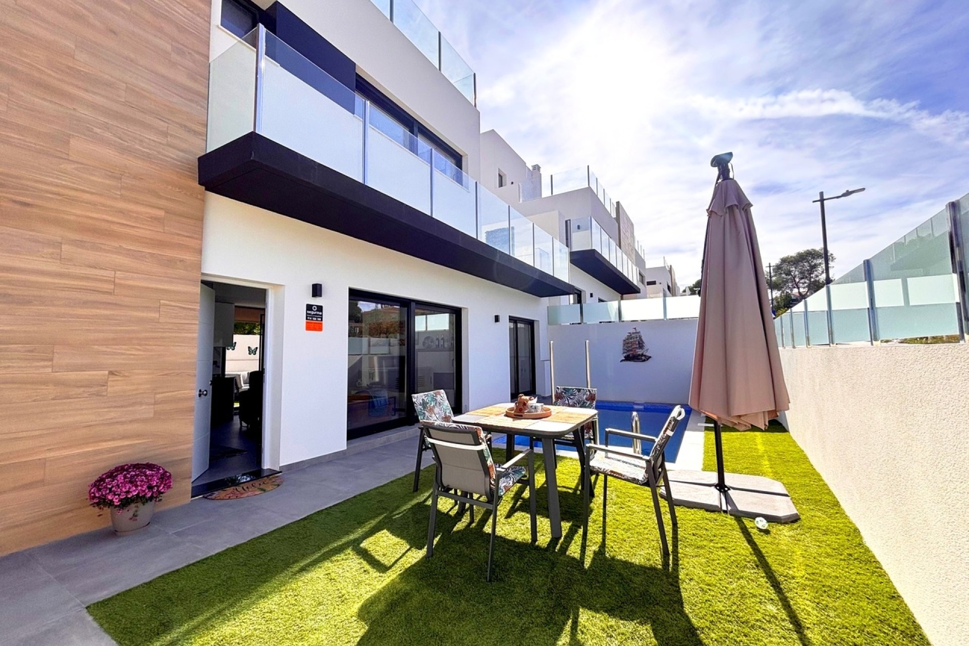 Reventa - Villa -
Villamartin - Costa Blanca