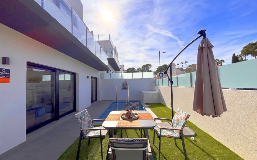Reventa - Villa -
Villamartin - Costa Blanca