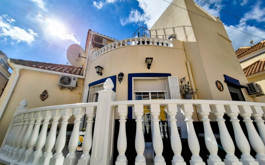 Reventa - Villa -
Villamartin - Costa Blanca