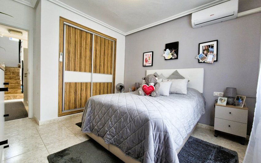 Reventa - Villa -
Villamartin - Costa Blanca