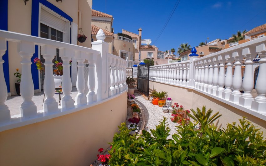 Reventa - Villa -
Villamartin - Costa Blanca