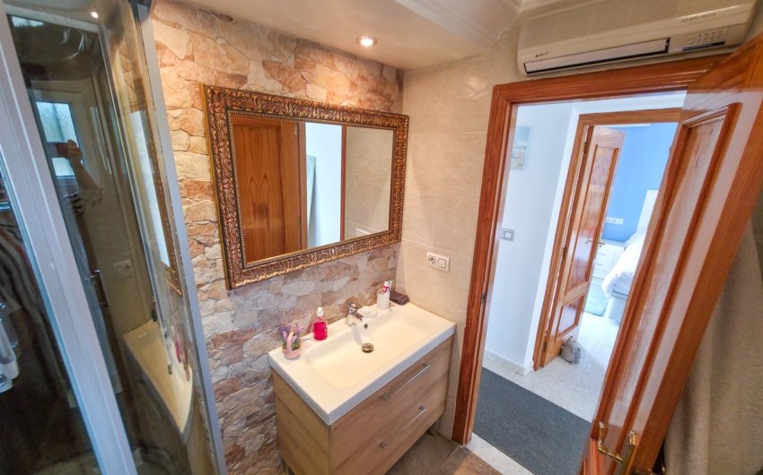 Reventa - Villa -
Villamartin - Costa Blanca