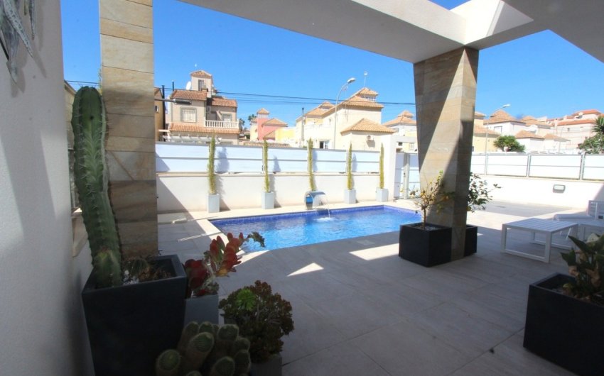 Reventa - Villa -
Villamartin - El Galan