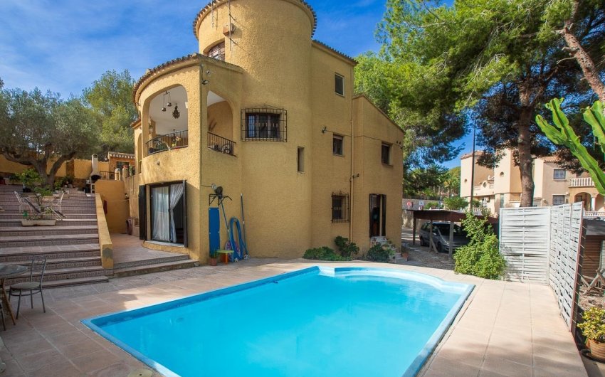 Reventa - Villa -
Villamartín - Las Filipinas