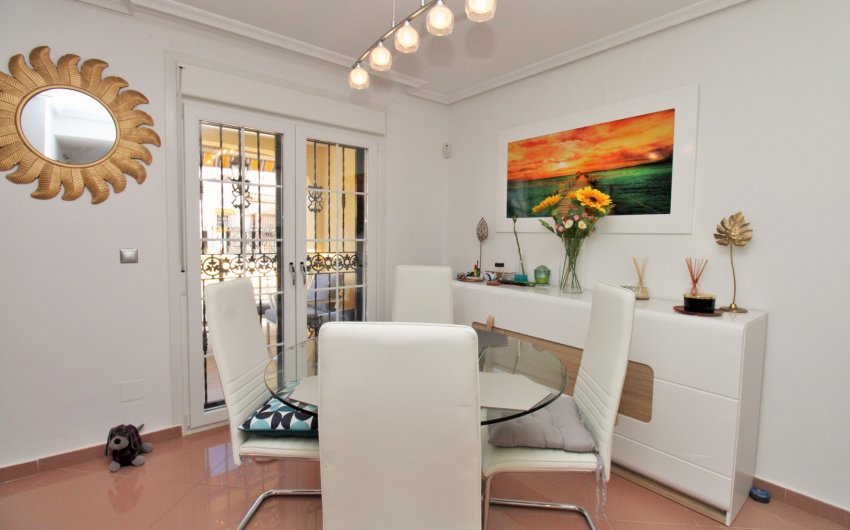 Reventa - Villa -
Villamartín - Los Dolses