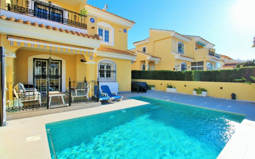 Reventa - Villa -
Villamartín - Los Dolses