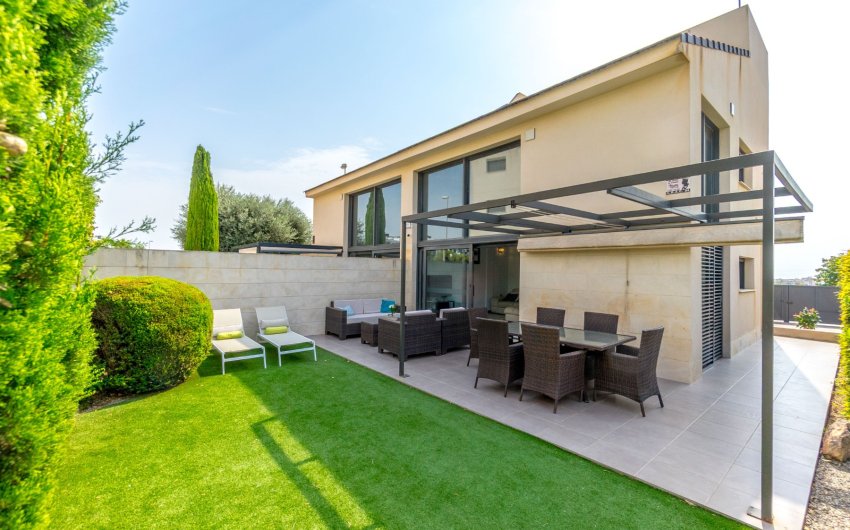 Reventa - Villa -
Villamartín - Los Dolses