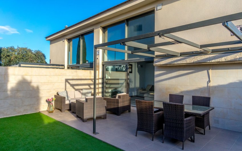 Reventa - Villa -
Villamartín - Los Dolses