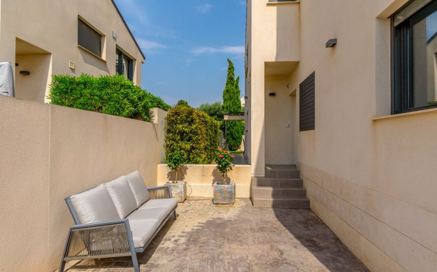 Reventa - Villa -
Villamartín - Los Dolses