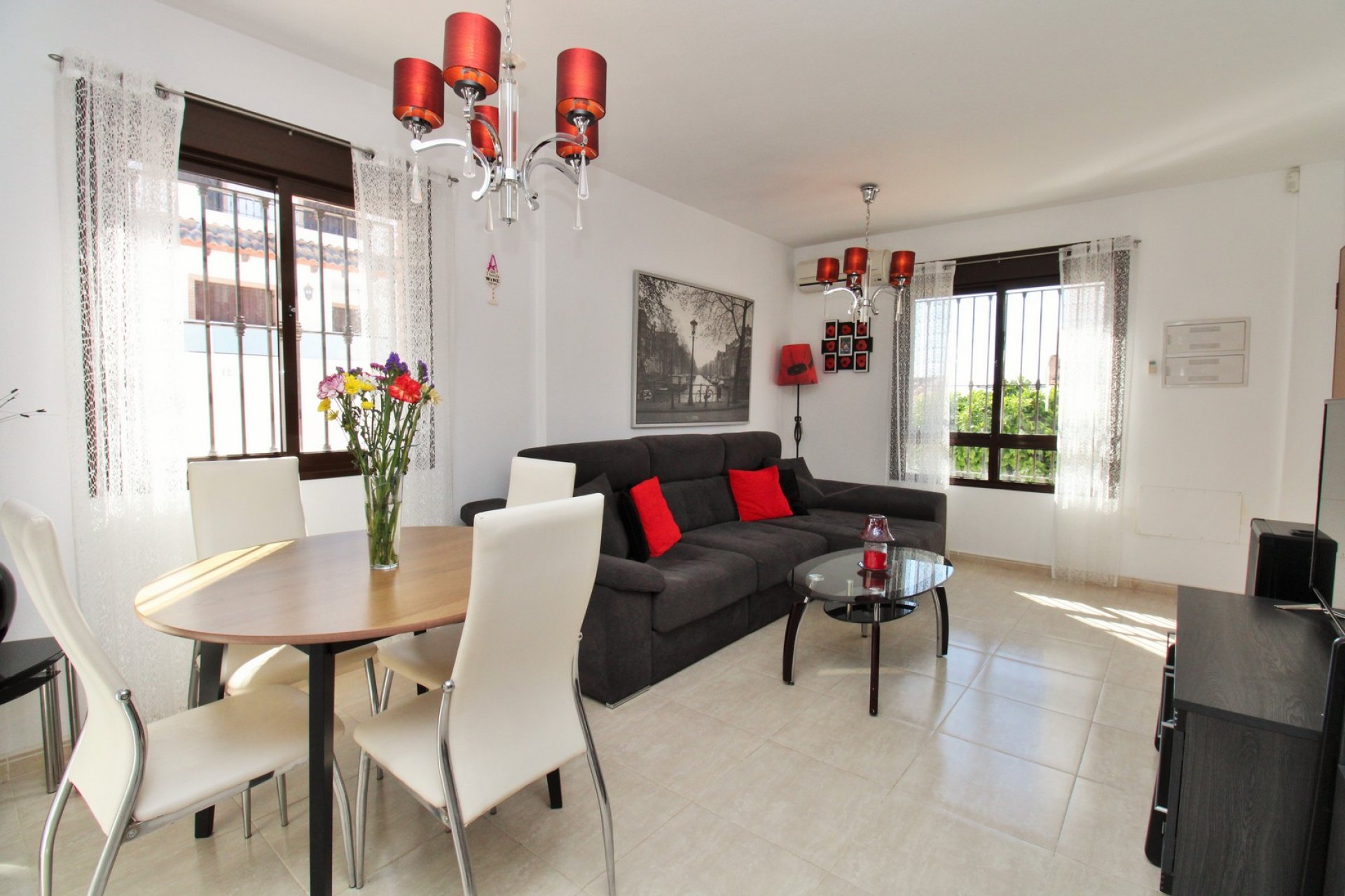 Reventa - Villa -
Villamartín - PAU 8