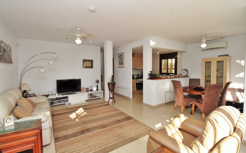 Reventa - Villa -
Villamartín - PAU 8