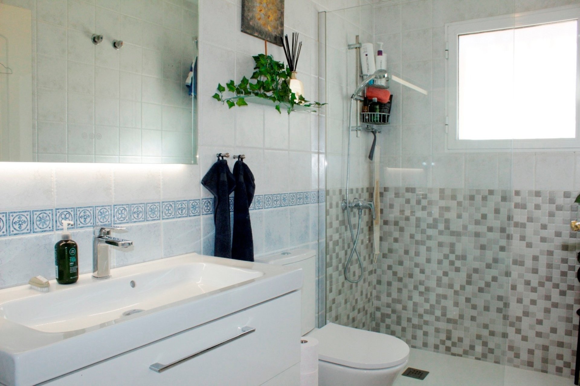 Reventa - Villa -
Villamartín - PAU 8