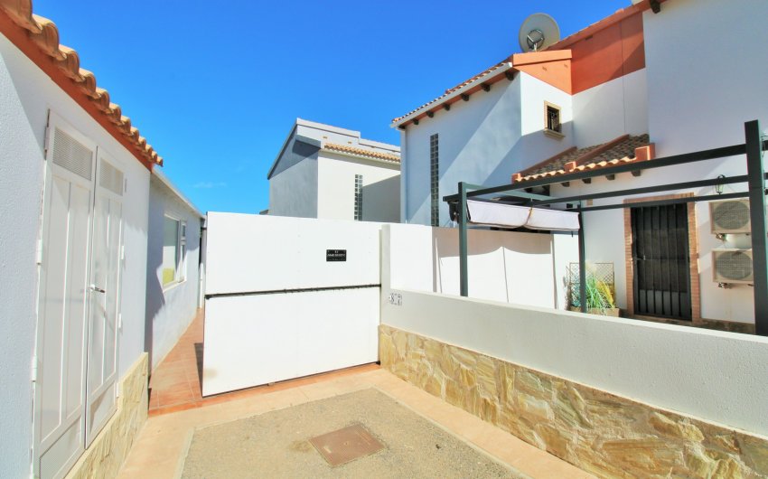 Reventa - Villa -
Villamartín - PAU 8