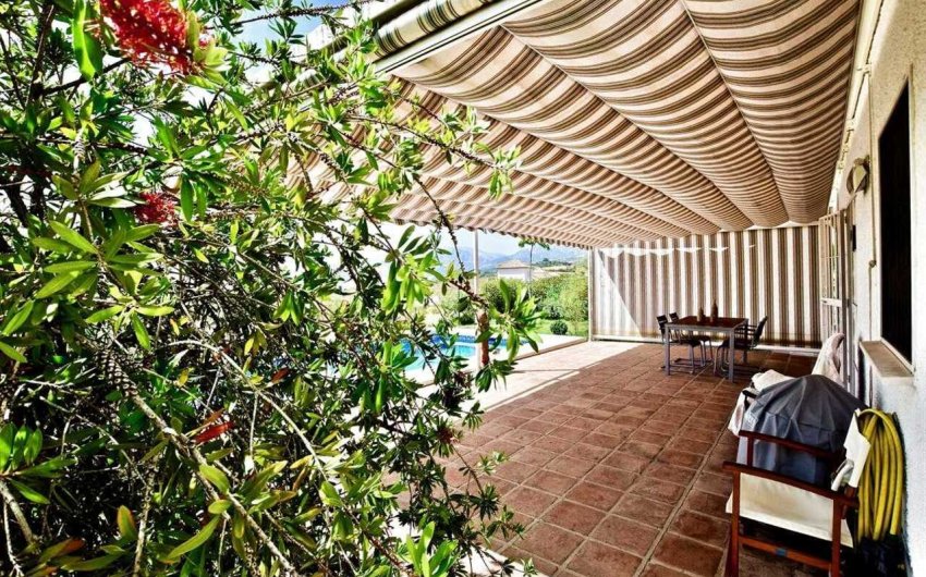 Reventa - Villa -
Vinuela - Inland