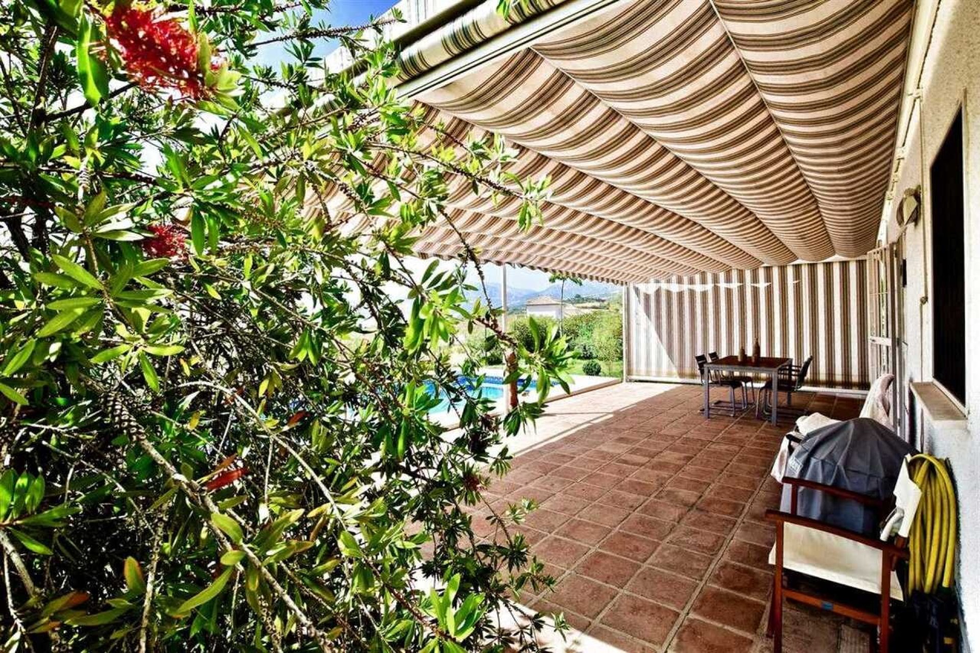 Reventa - Villa -
Vinuela - Inland