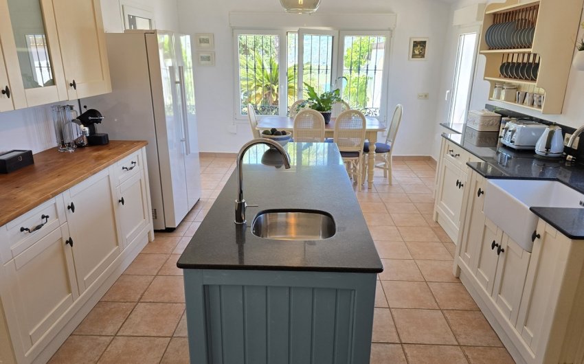 Reventa - Villa -
Vinuela - Inland