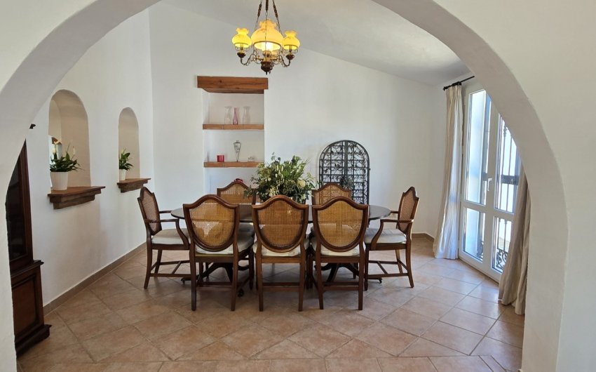 Reventa - Villa -
Vinuela - Inland