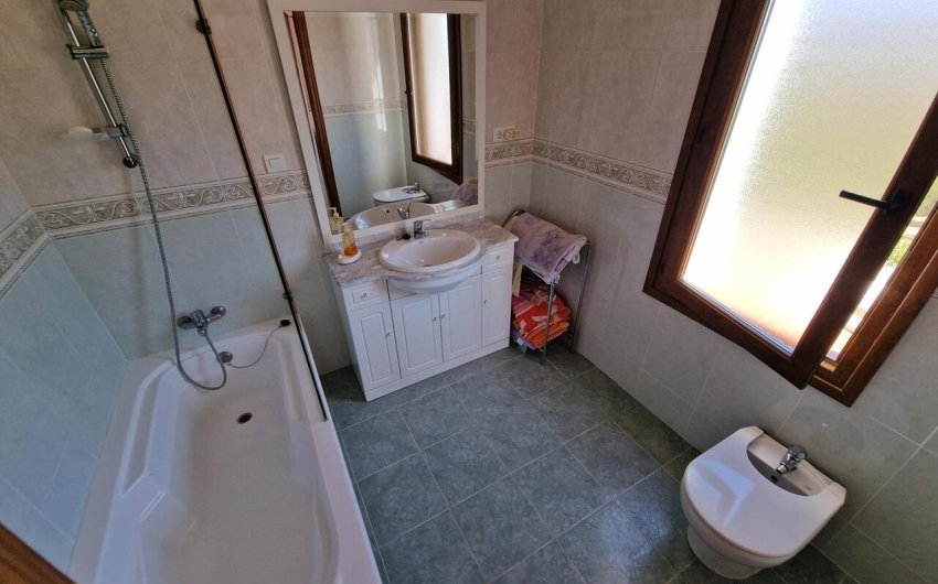 Reventa - Villa -
Vinuela - Inland