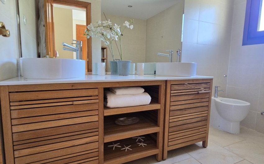 Reventa - Villa -
Vinuela - Inland