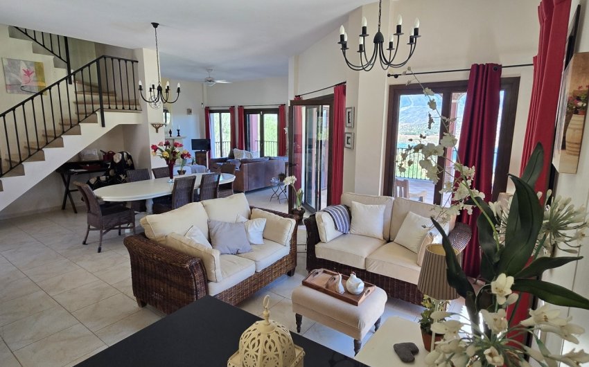 Reventa - Villa -
Vinuela - Inland