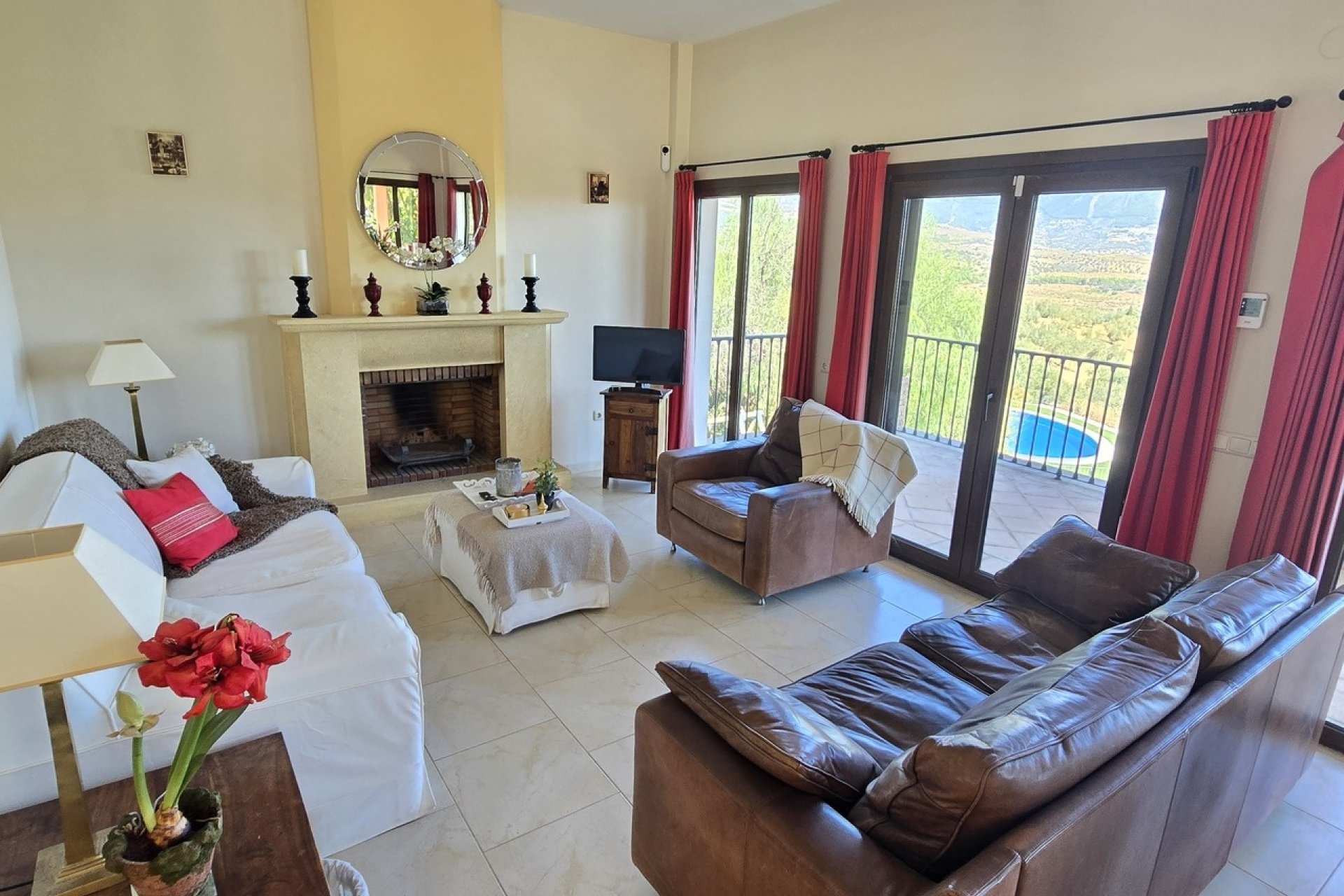 Reventa - Villa -
Vinuela - Inland