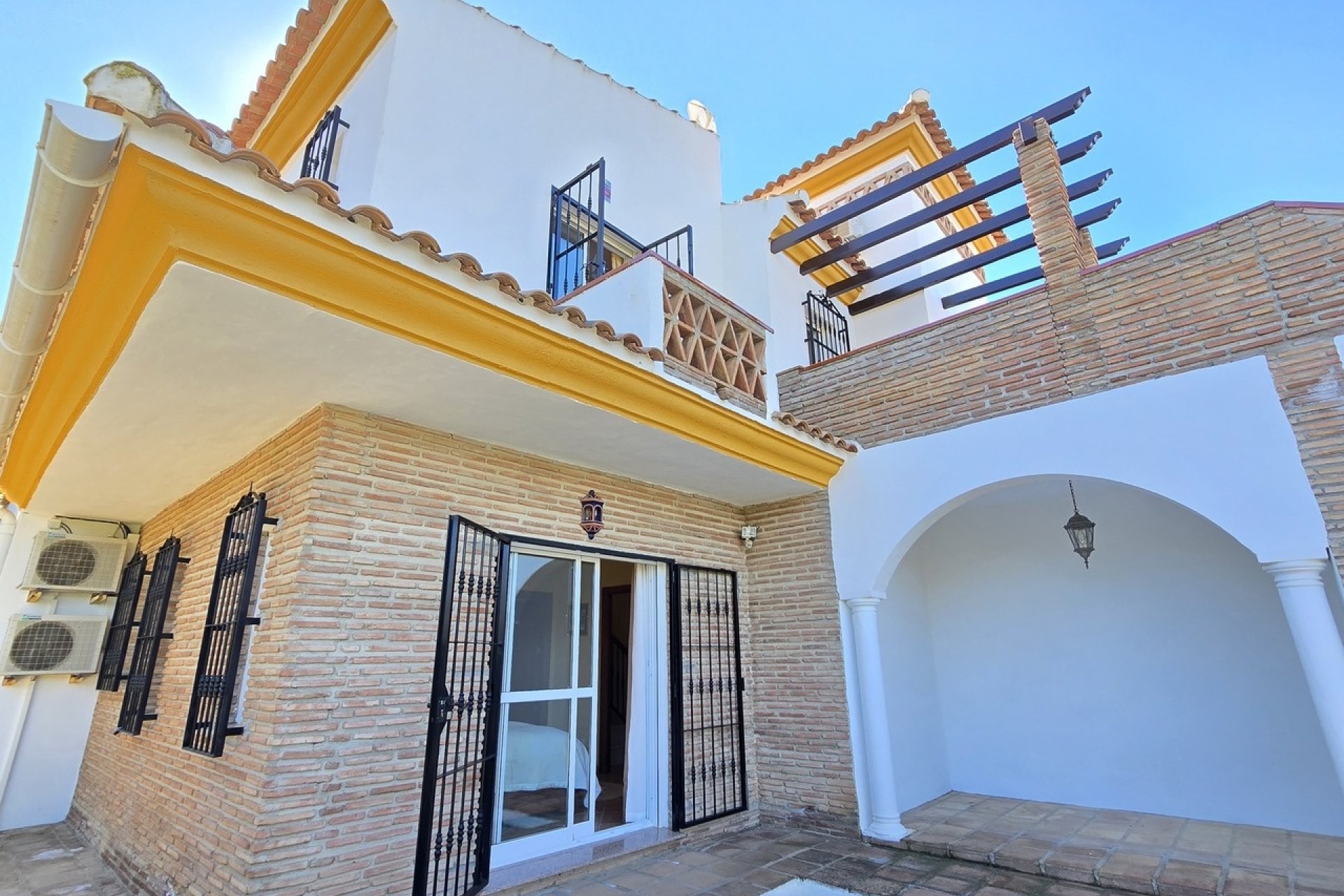 Reventa - Villa -
Vinuela - Inland