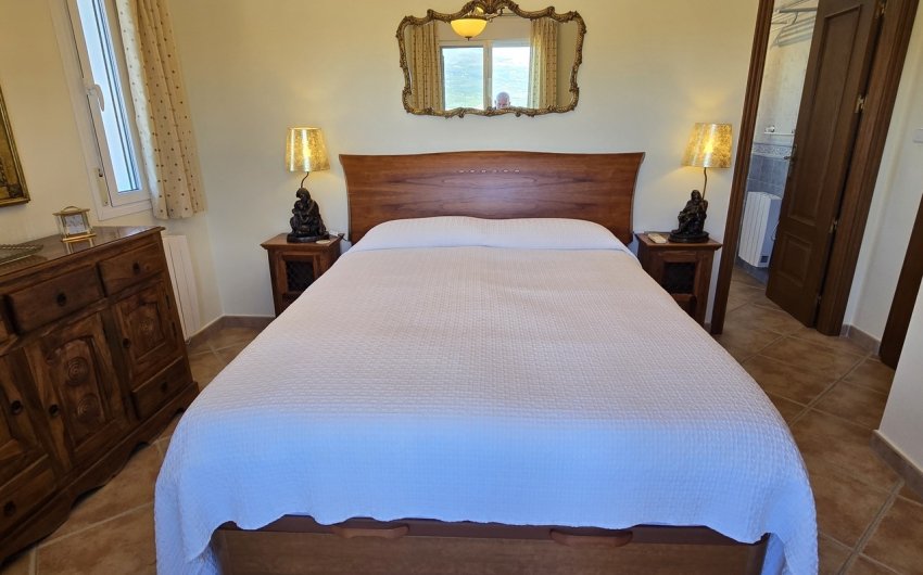 Reventa - Villa -
Vinuela - Inland