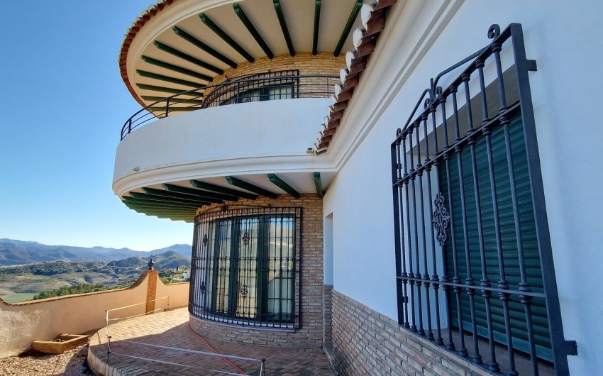 Reventa - Villa -
Vinuela - Inland