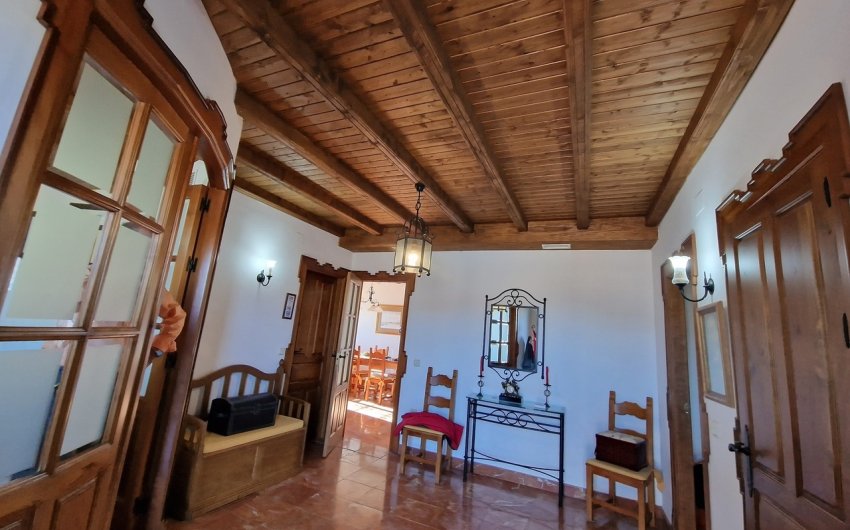 Reventa - Villa -
Vinuela - Inland