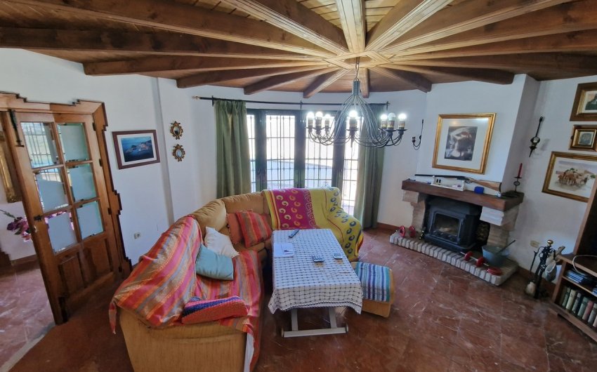 Reventa - Villa -
Vinuela - Inland