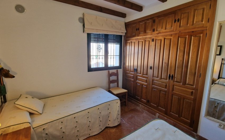Reventa - Villa -
Vinuela - Inland