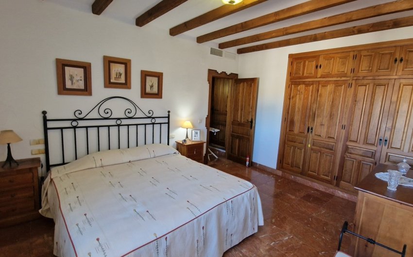 Reventa - Villa -
Vinuela - Inland