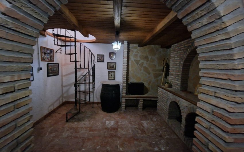 Reventa - Villa -
Vinuela - Inland