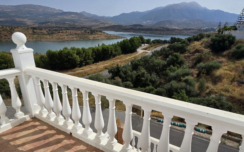 Reventa - Villa -
Vinuela - Inland