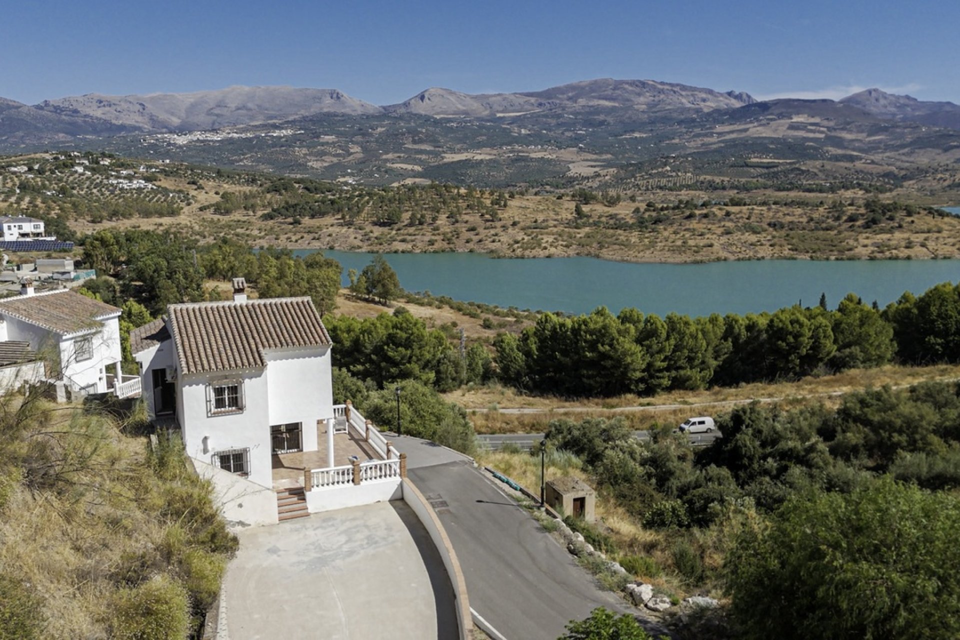 Reventa - Villa -
Vinuela - Inland