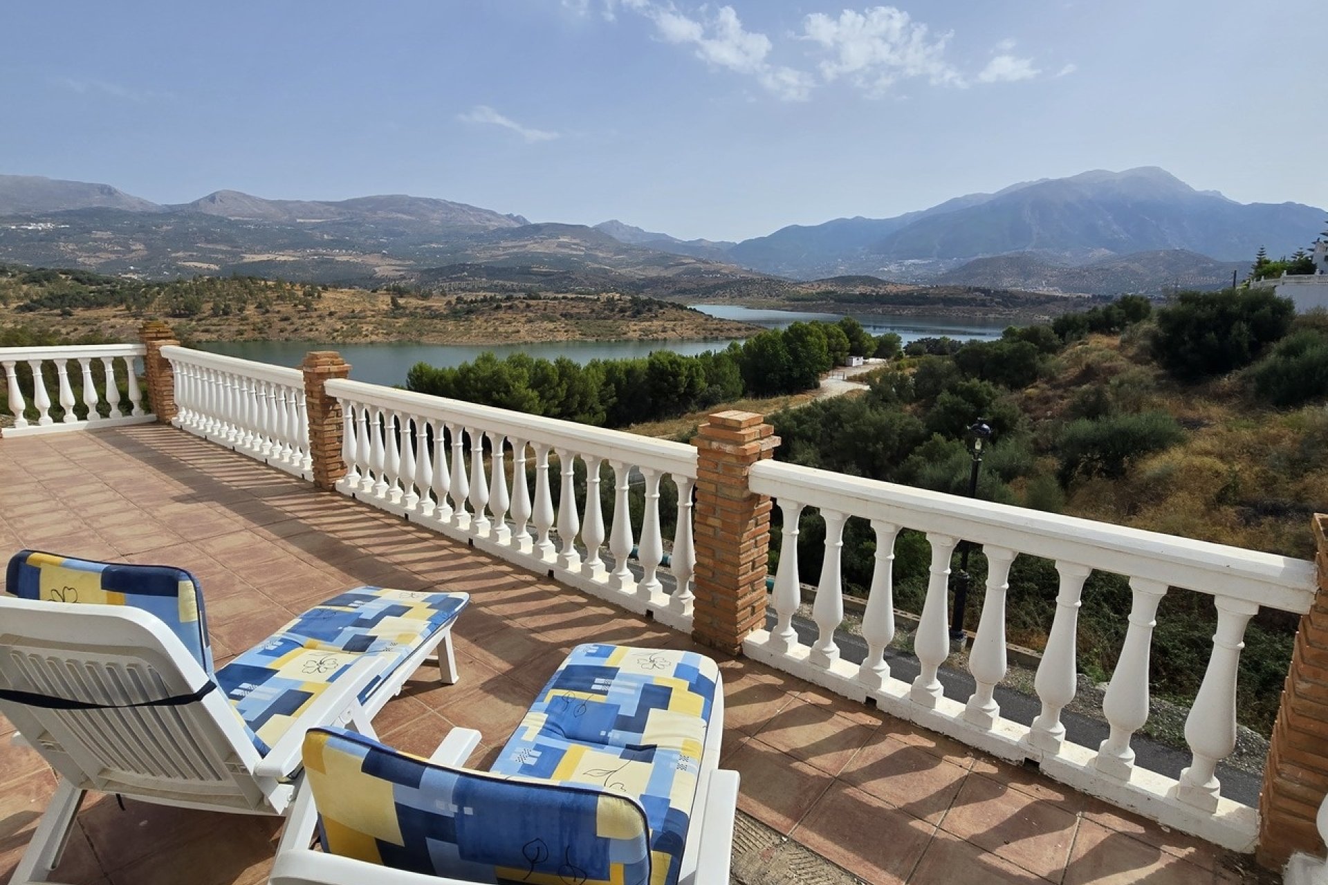 Reventa - Villa -
Vinuela - Inland