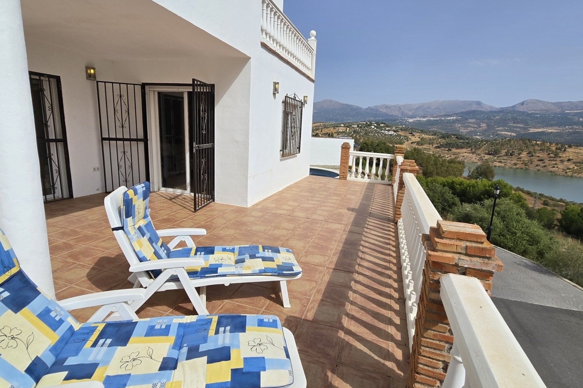 Reventa - Villa -
Vinuela - Inland