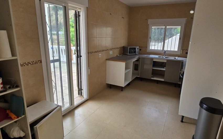 Reventa - Villa -
Vinuela - Inland