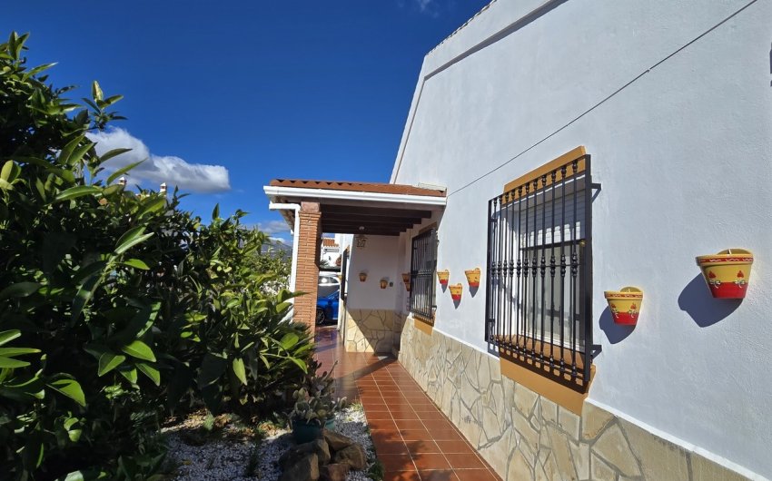 Reventa - Villa -
Vinuela - Inland