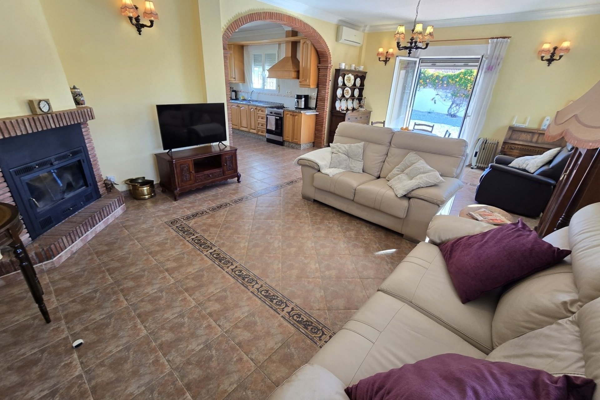 Reventa - Villa -
Vinuela - Inland