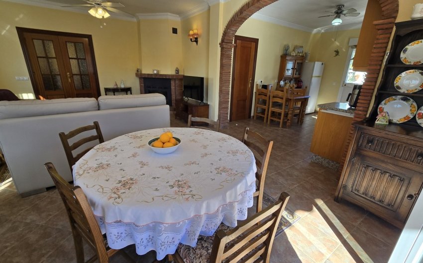 Reventa - Villa -
Vinuela - Inland