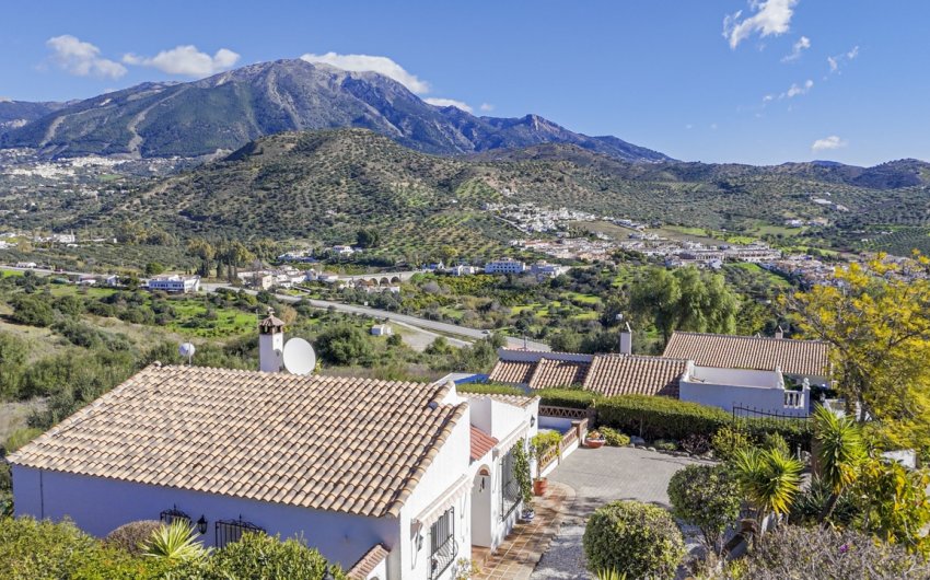 Reventa - Villa -
Vinuela - Inland