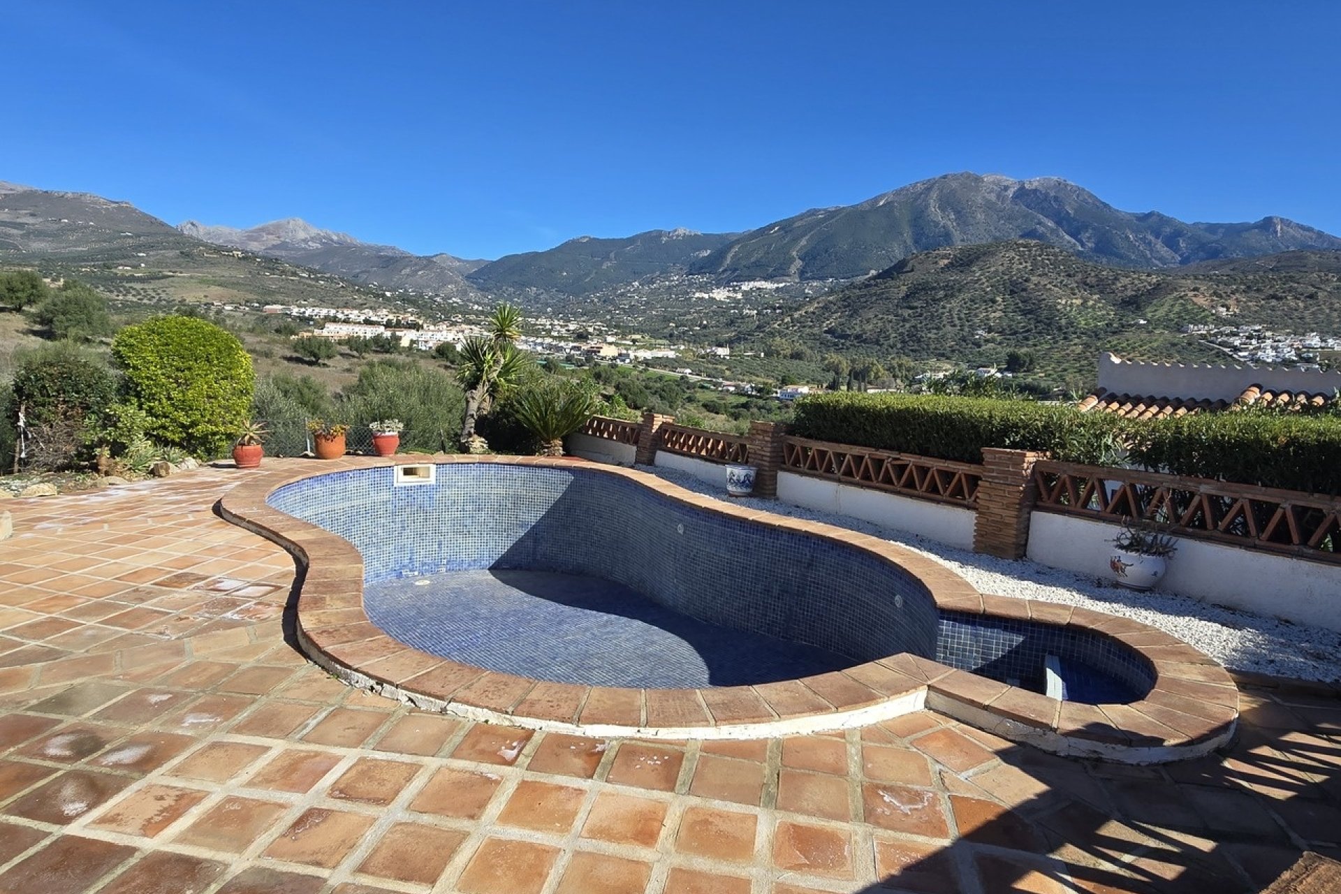 Reventa - Villa -
Vinuela - Inland