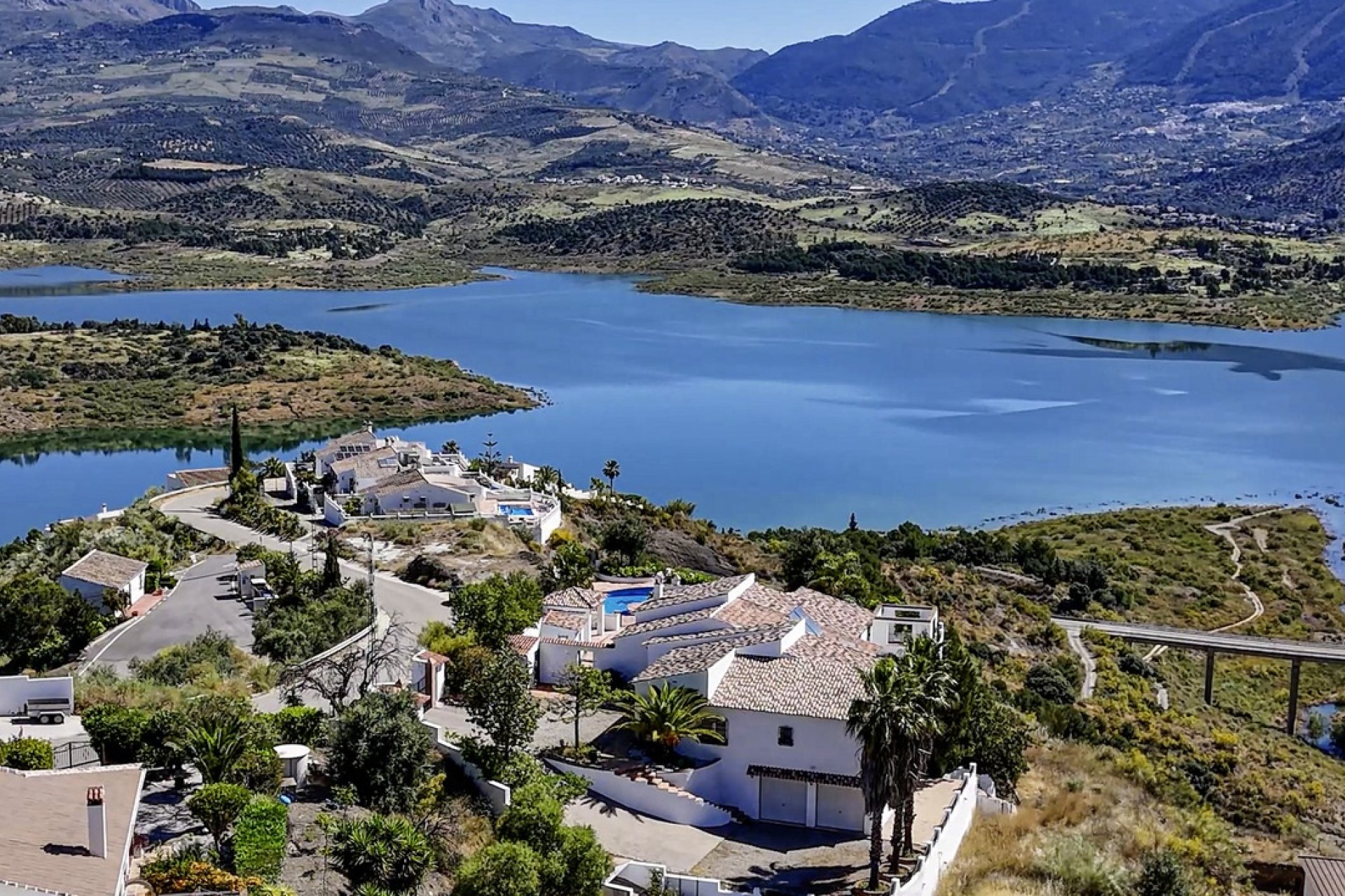 Reventa - Villa -
Vinuela - Inland