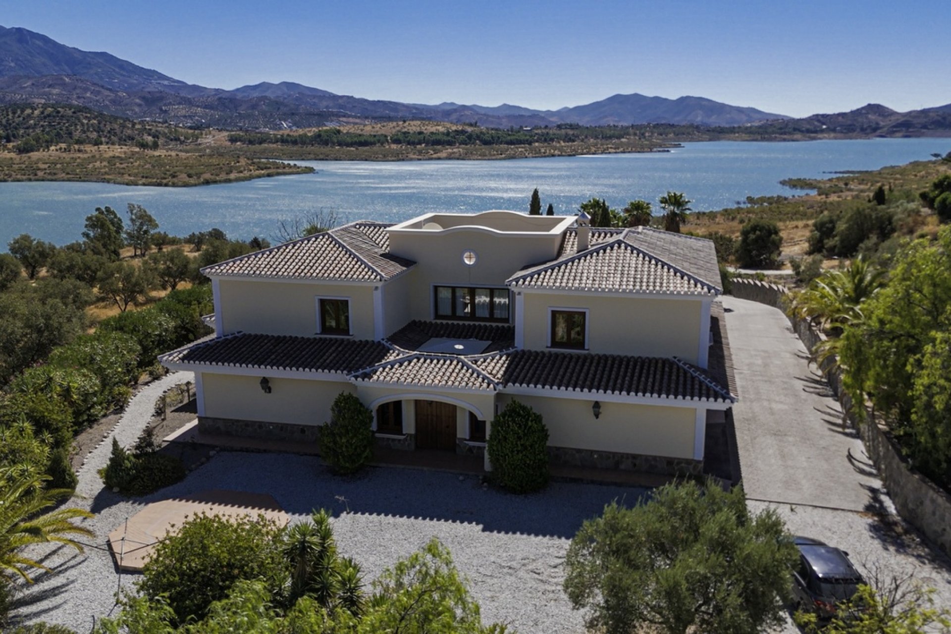 Reventa - Villa -
Vinuela - Inland