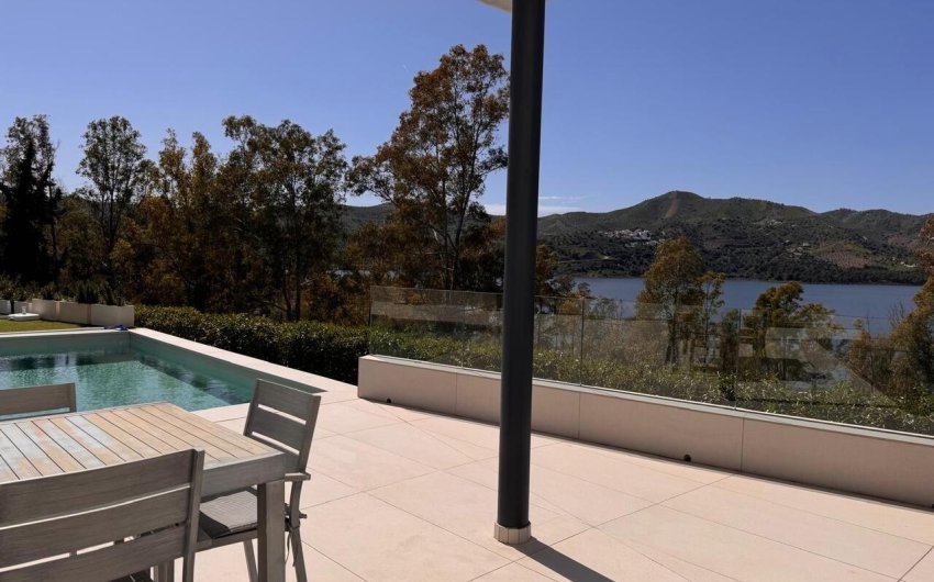 Reventa - Villa -
Vinuela - Inland