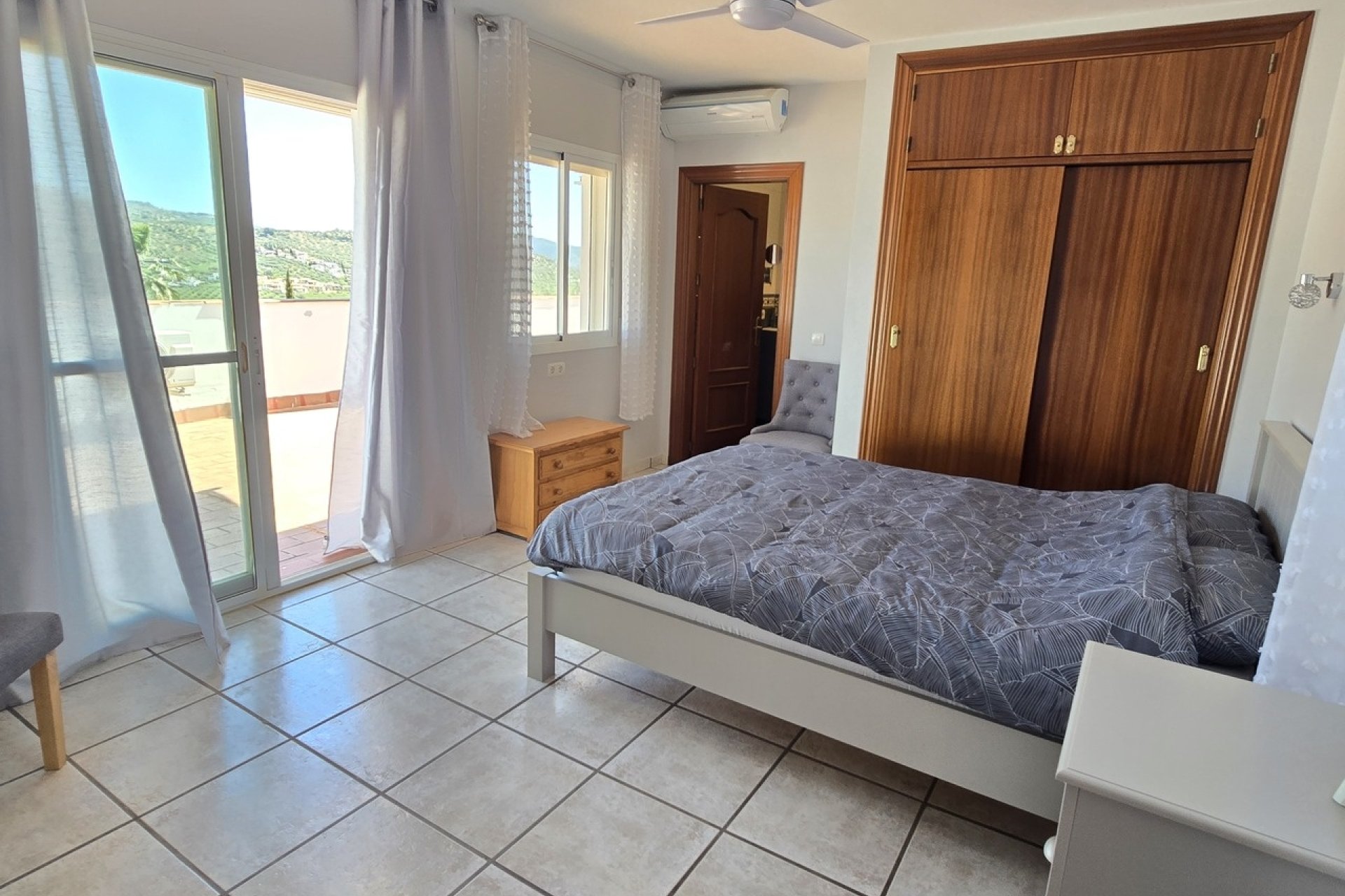 Reventa - Villa -
Vinuela - Inland