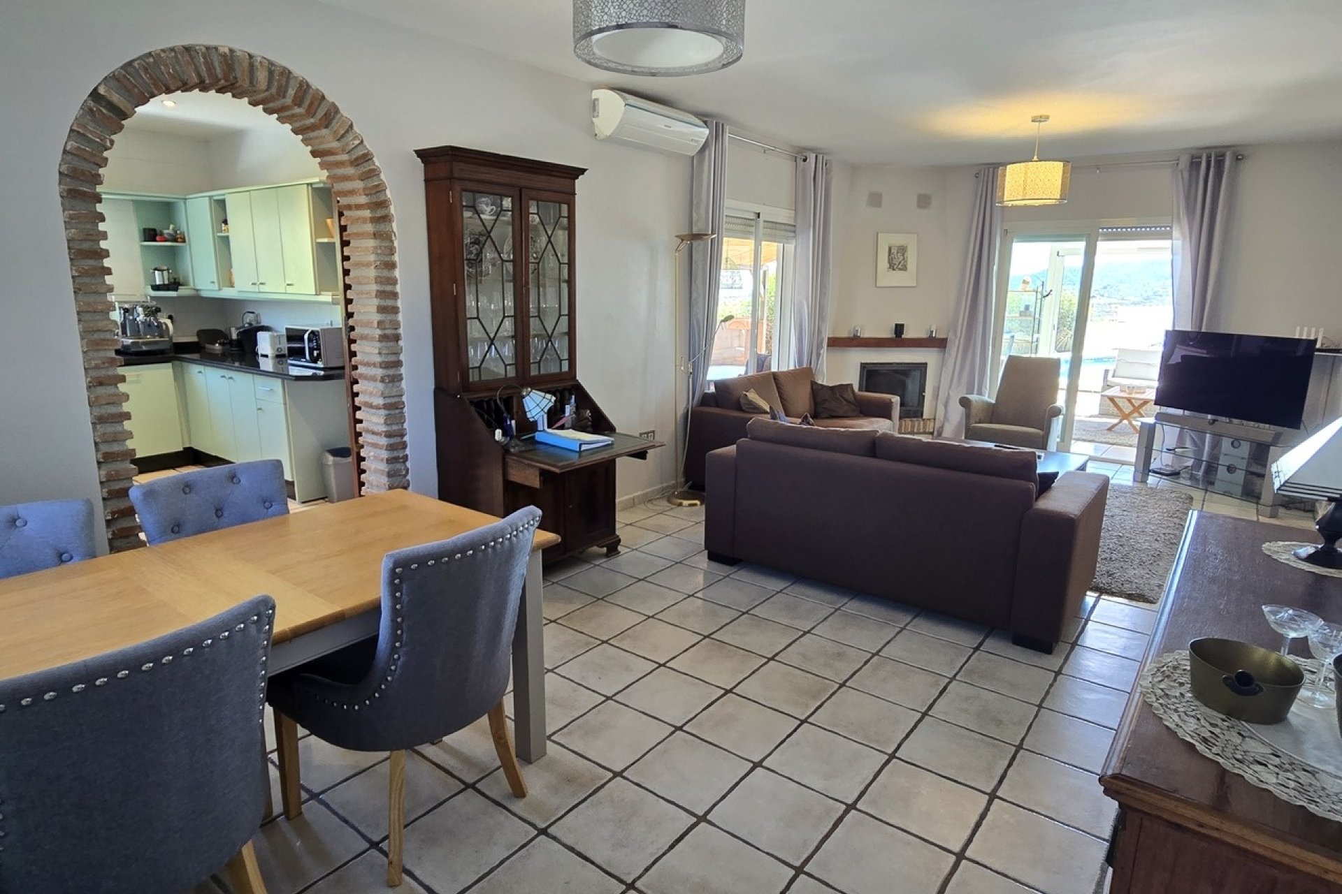 Reventa - Villa -
Vinuela - Inland