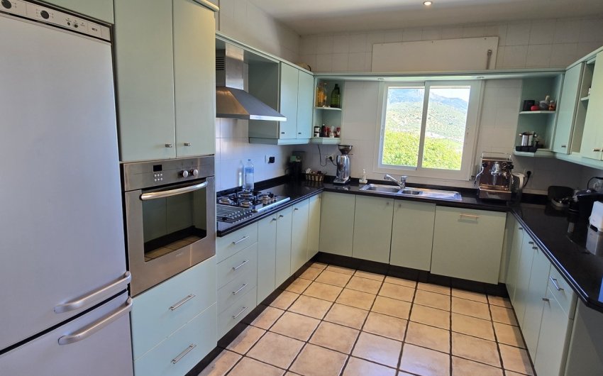 Reventa - Villa -
Vinuela - Inland