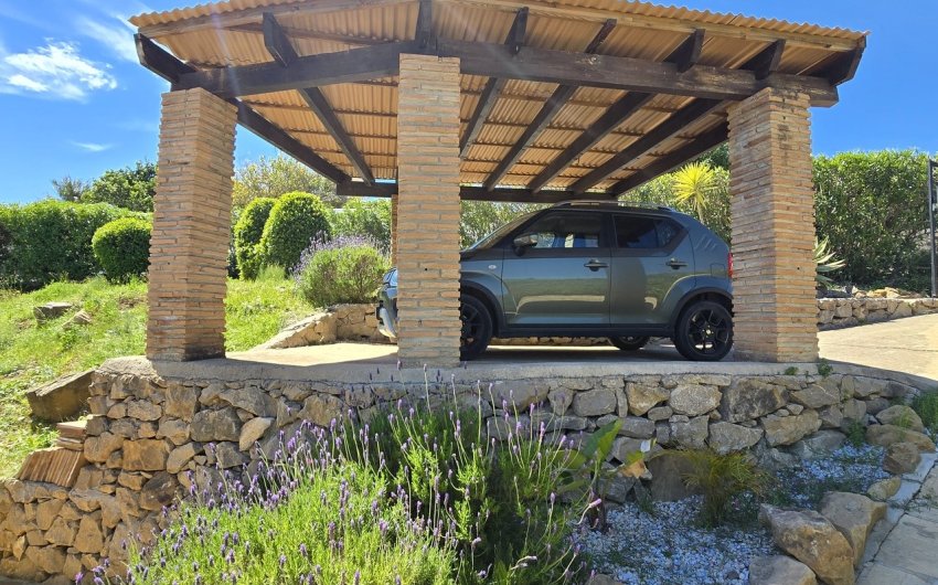 Reventa - Villa -
Vinuela - Inland